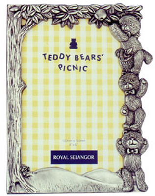 ROYAL SELANGOR Teddy Bears' Picnic Picking Apples Photoframe